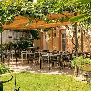 https://hotel-restaurant-les-touristes.hotels-rhonealpes.com